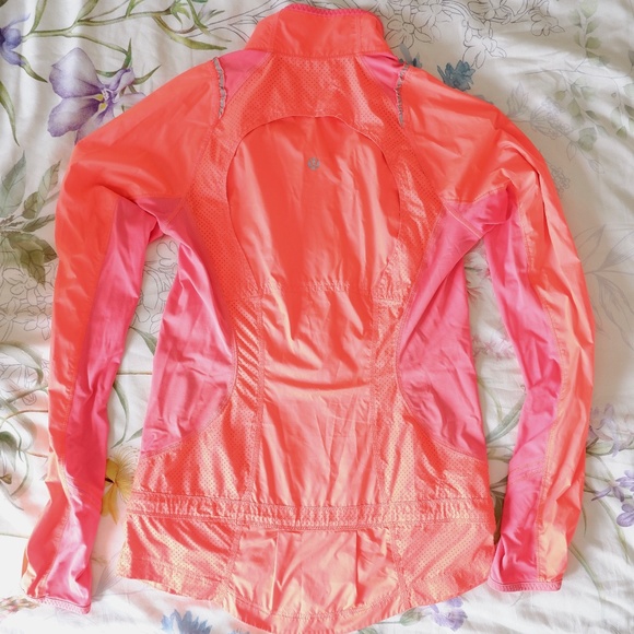 lululemon nothing but run jacket / flare light / size 2 - Picture 2 of 4